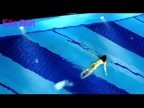 ❤️ Ik kin net ophâlde te sjen, jonge blonde fongen neaken swimmen yn ELLA BOLT resort pool ❤❌ Kwaliteitsseks by wy ❌️❤
