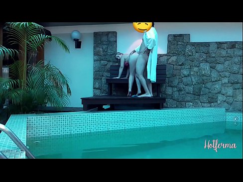 ❤️ Baas noeget faam nei it swimbad, mar koe net wjerstean in hot ❤❌ Kwaliteitsseks by wy ❌️❤